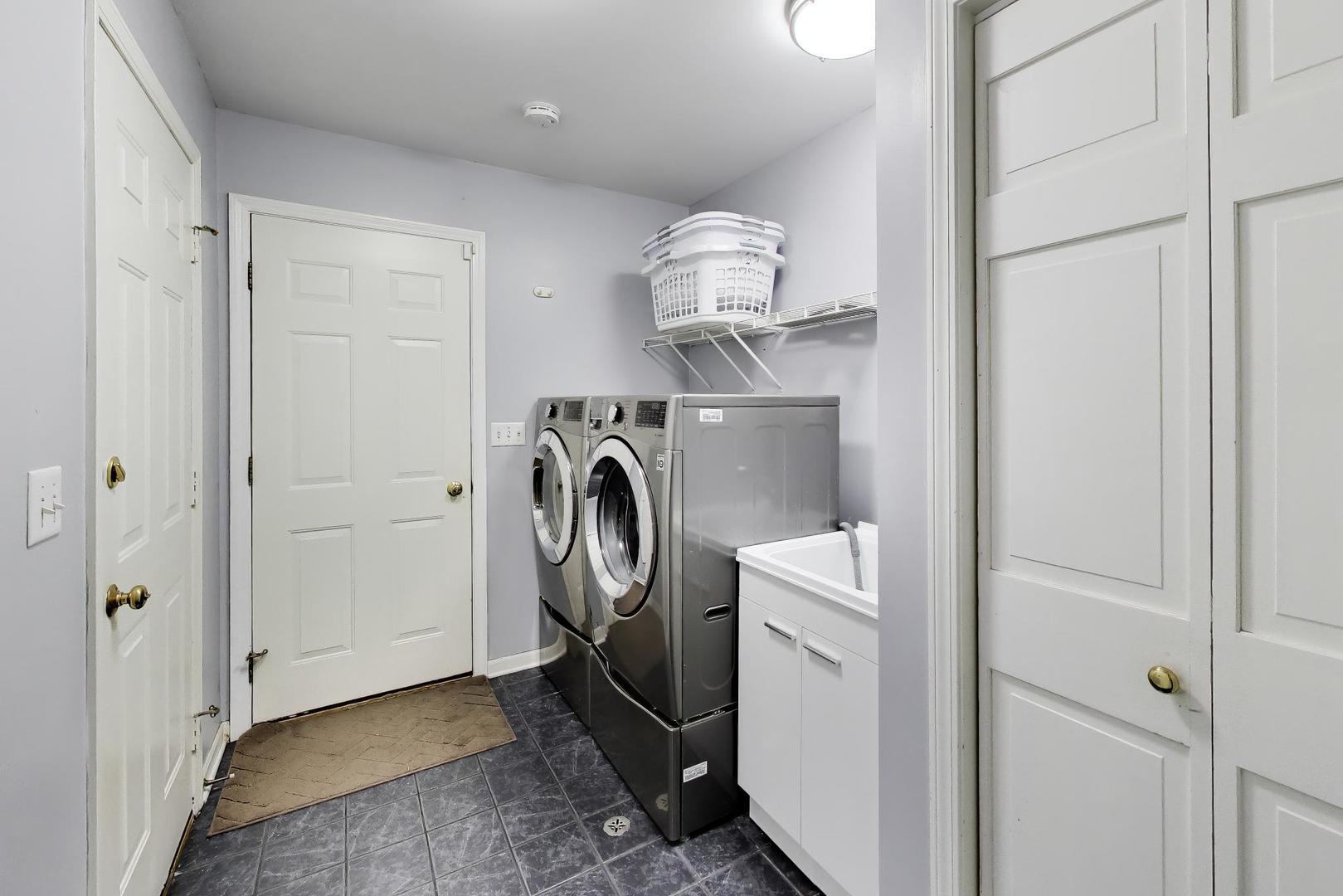 1309 S Pine Avenue Property Photo 19