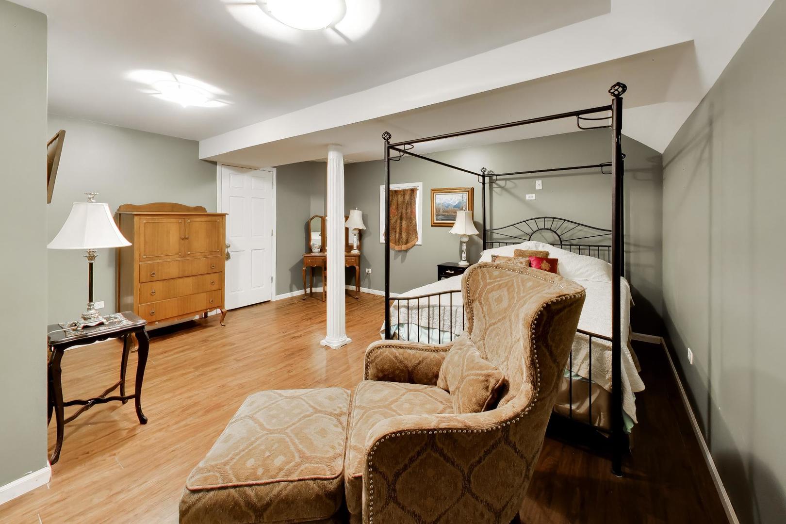 1309 S Pine Avenue Property Photo 41