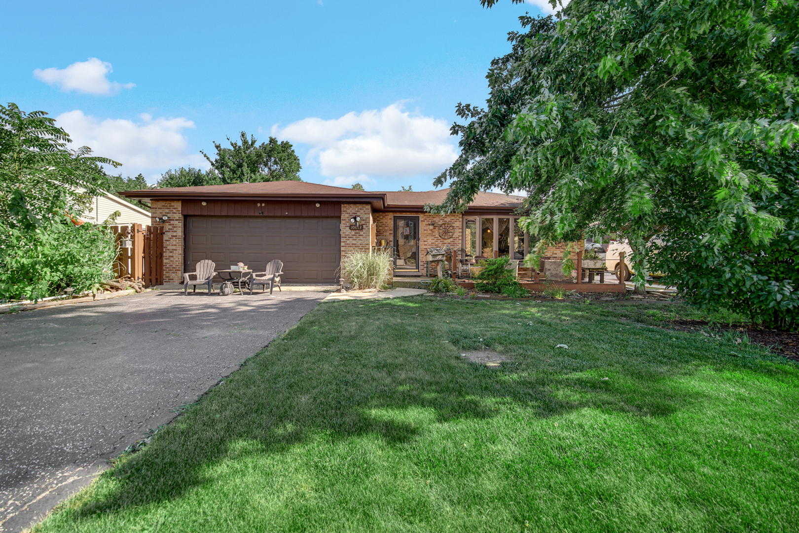 10013 W Lyndale Avenue Property Photo 1