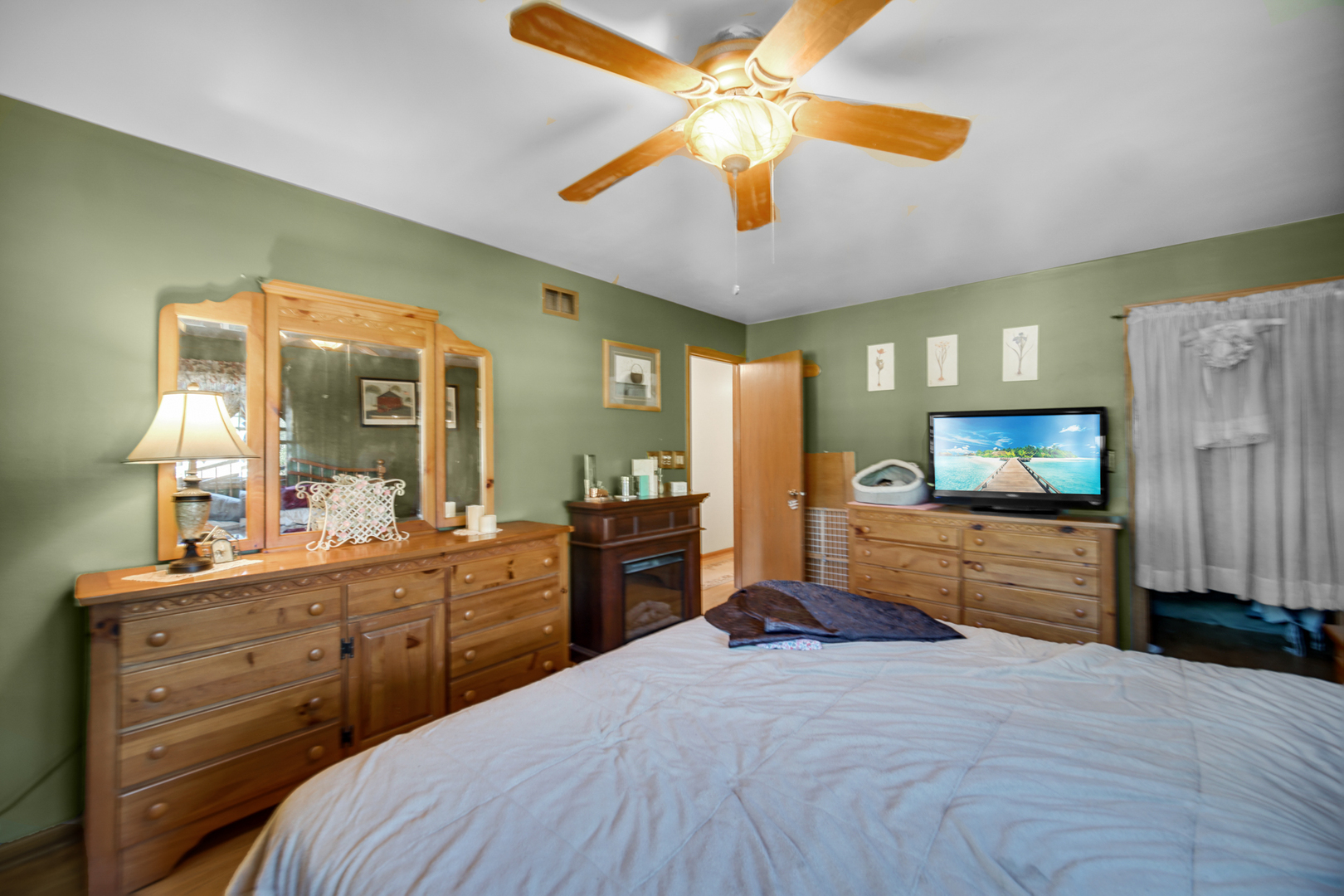 10013 W Lyndale Avenue Property Photo 11