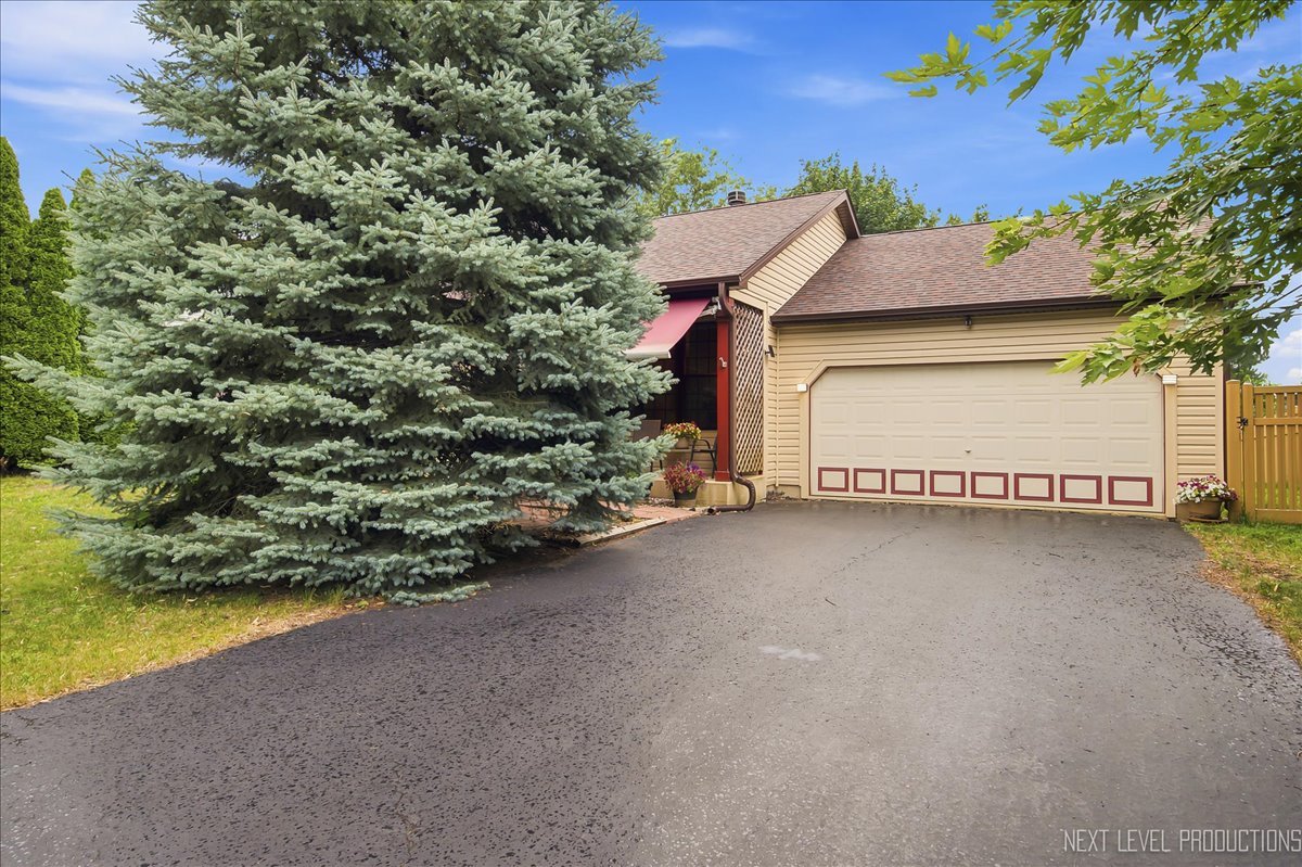 473 Barnaby Drive Property Photo 2