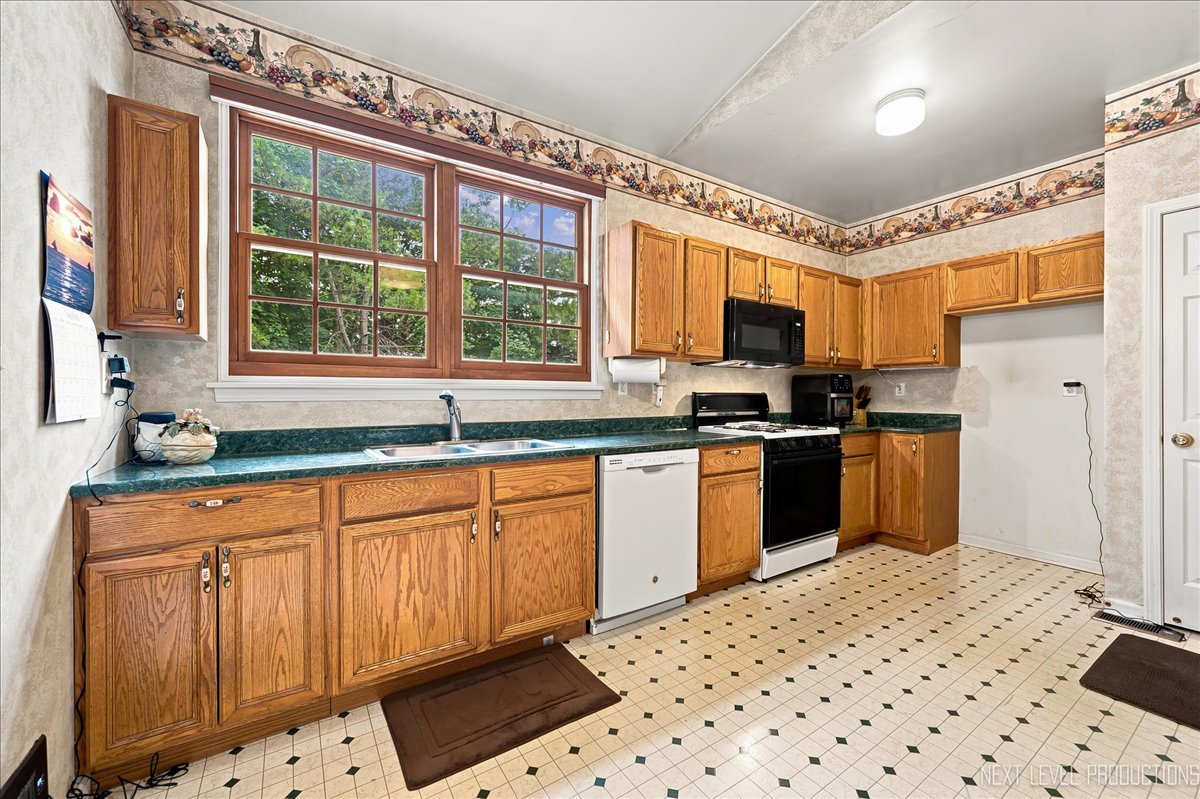 473 Barnaby Drive Property Photo 10