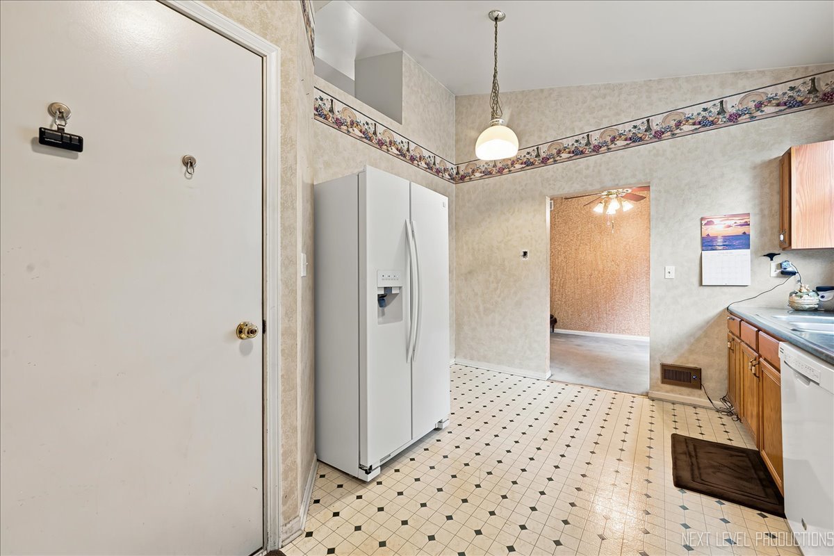 473 Barnaby Drive Property Photo 11