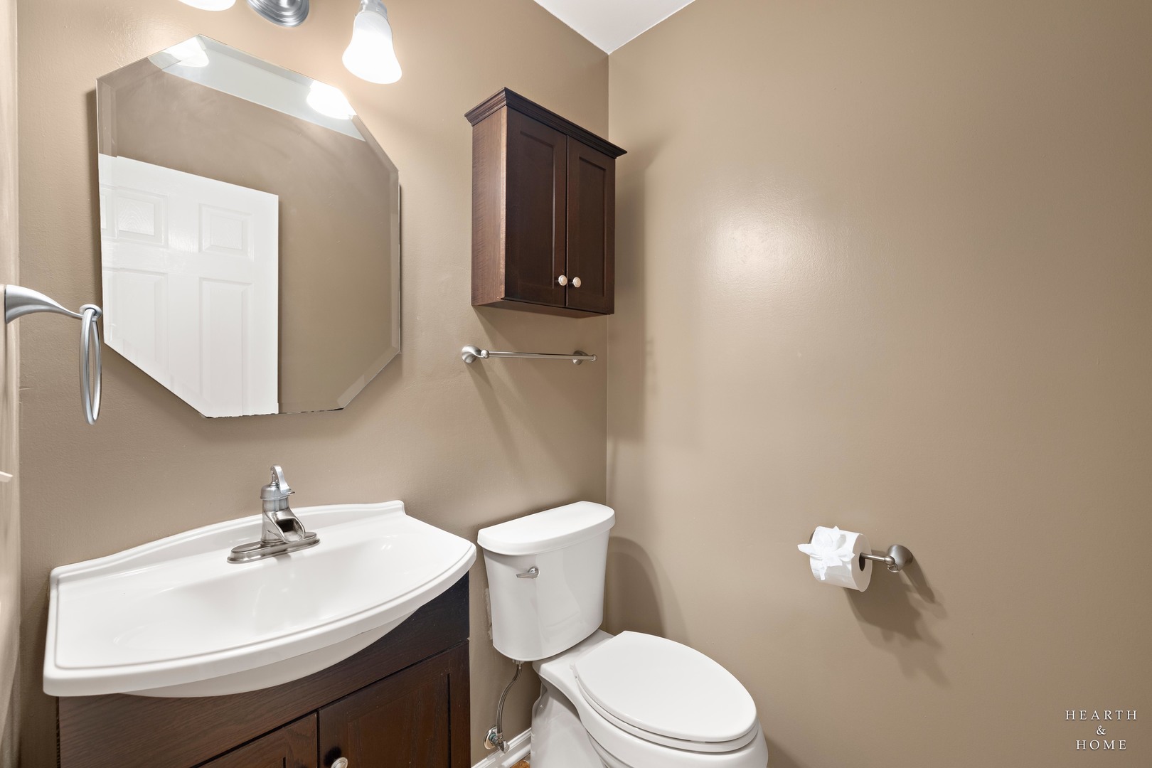 2346 Woodside Court Property Photo 5