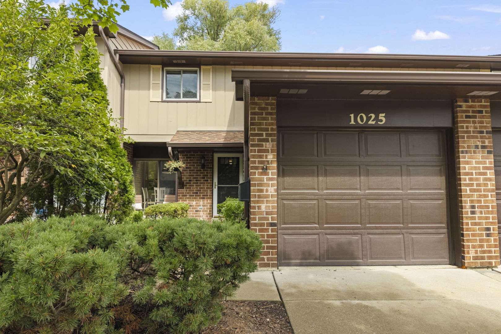 1025 Loughborough Court Property Photo 1