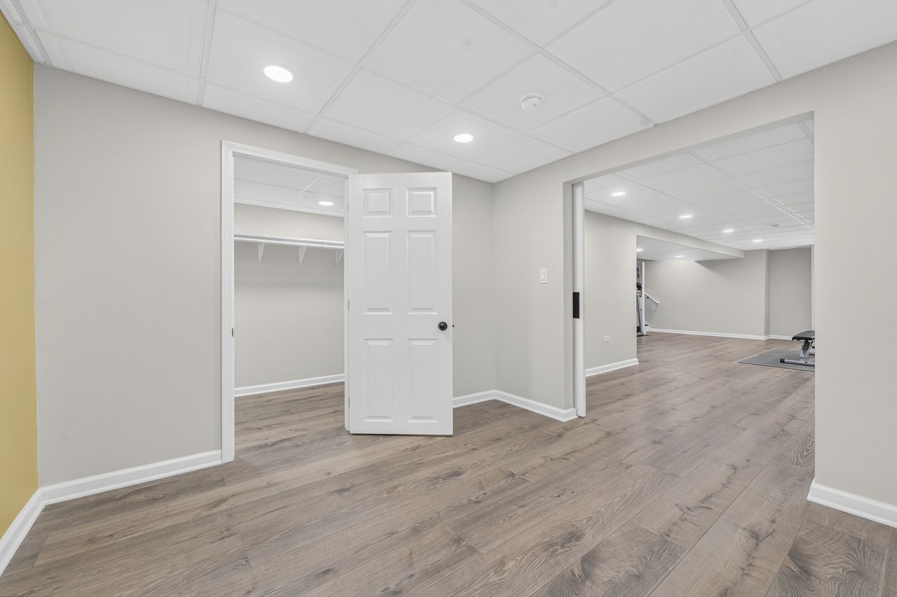 996 Timber Lake Drive Property Photo 37