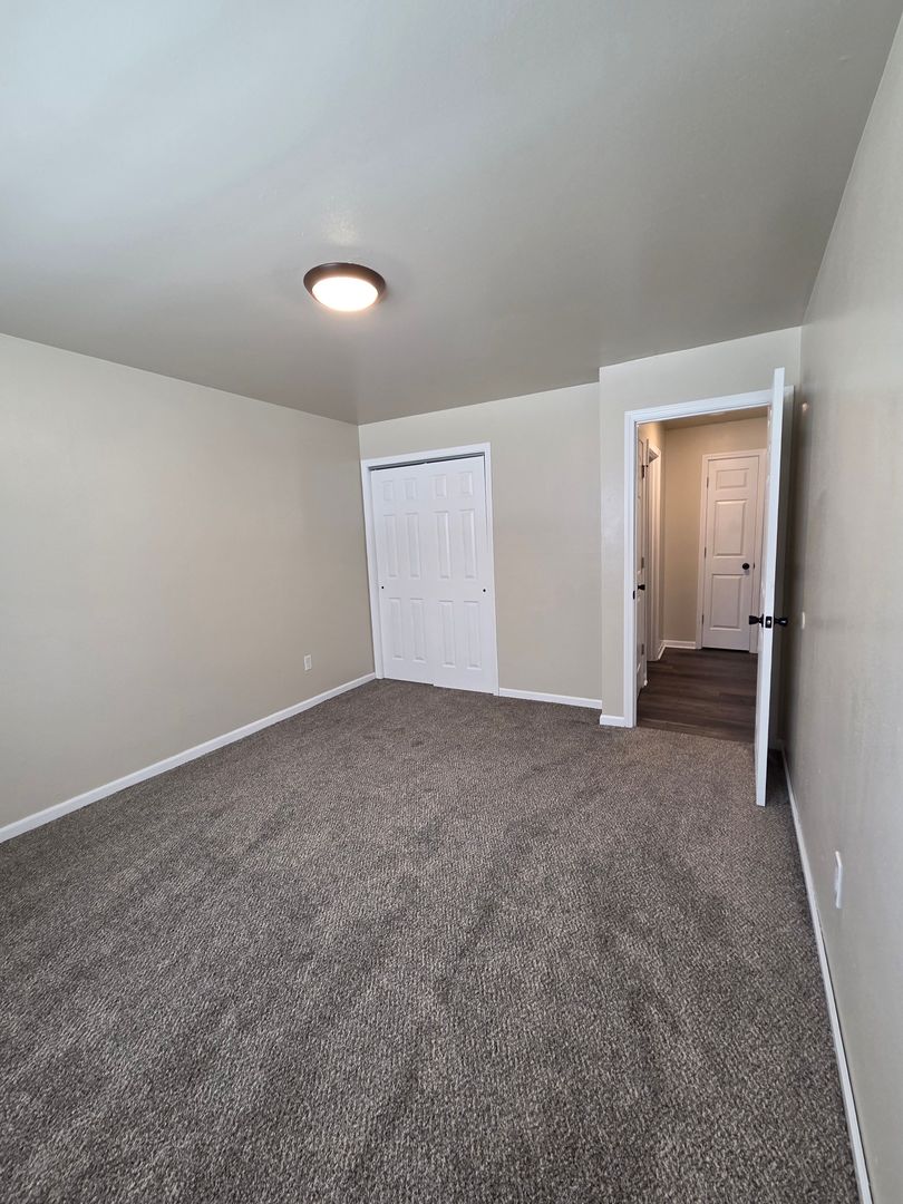196 Flintridge Drive Property Photo 2