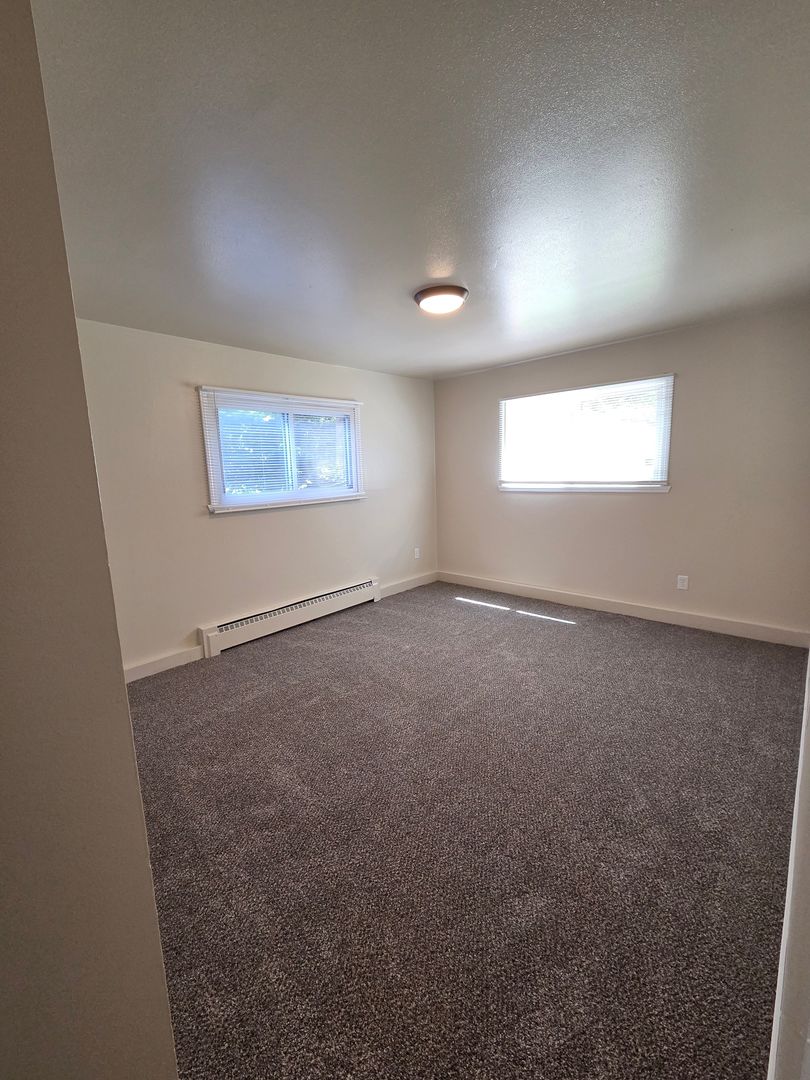 196 Flintridge Drive Property Photo 3