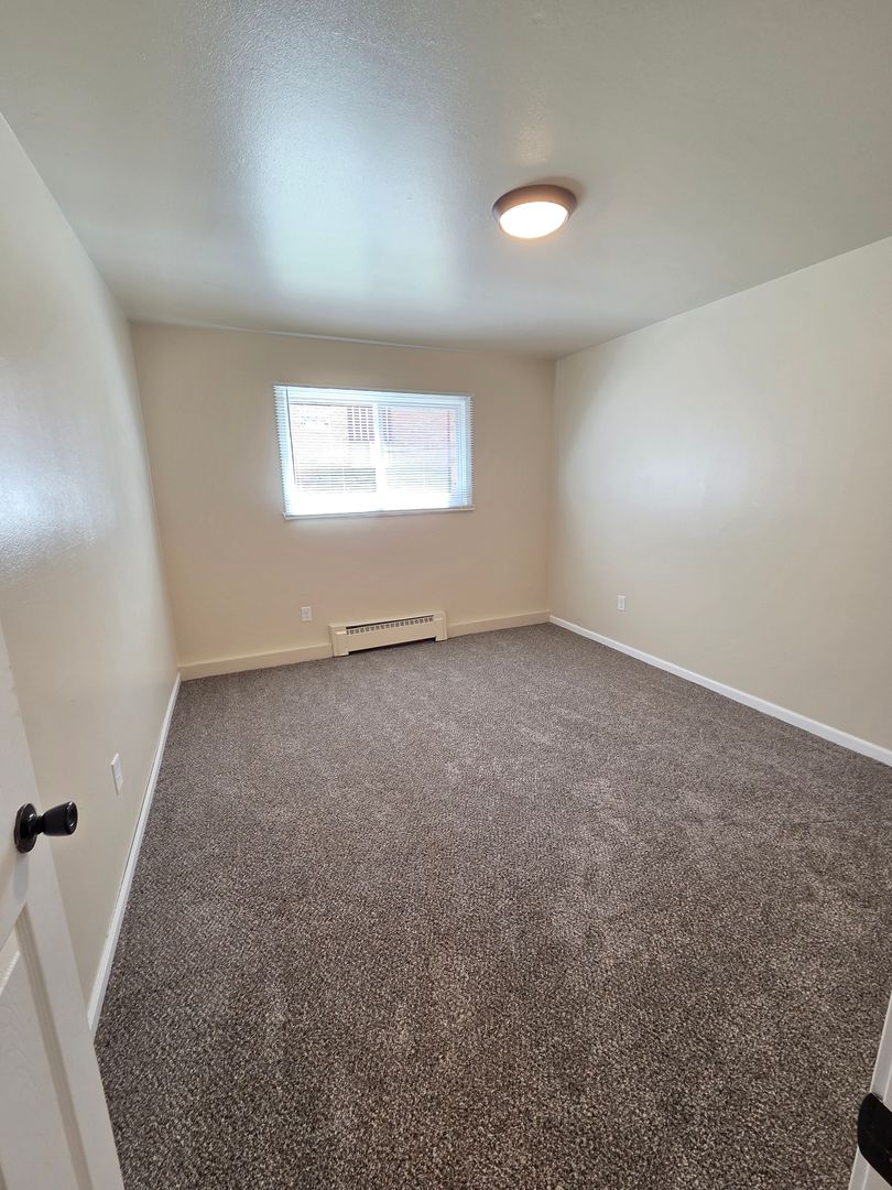 196 Flintridge Drive Property Photo 4