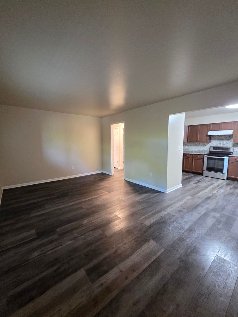 196 Flintridge Drive Property Photo 6