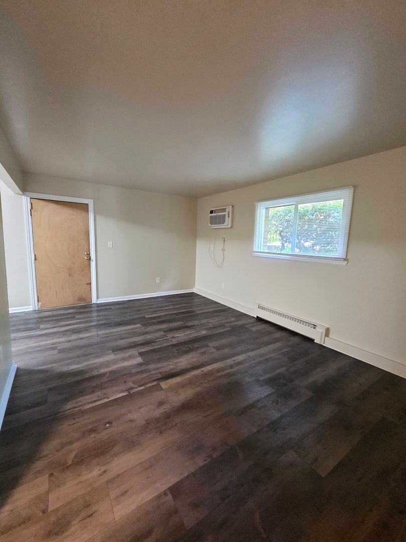 196 Flintridge Drive Property Photo 7