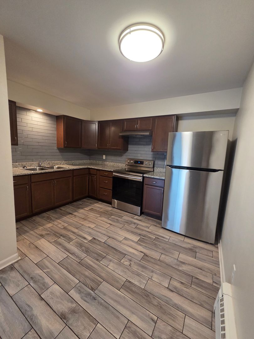 196 Flintridge Drive Property Photo 24