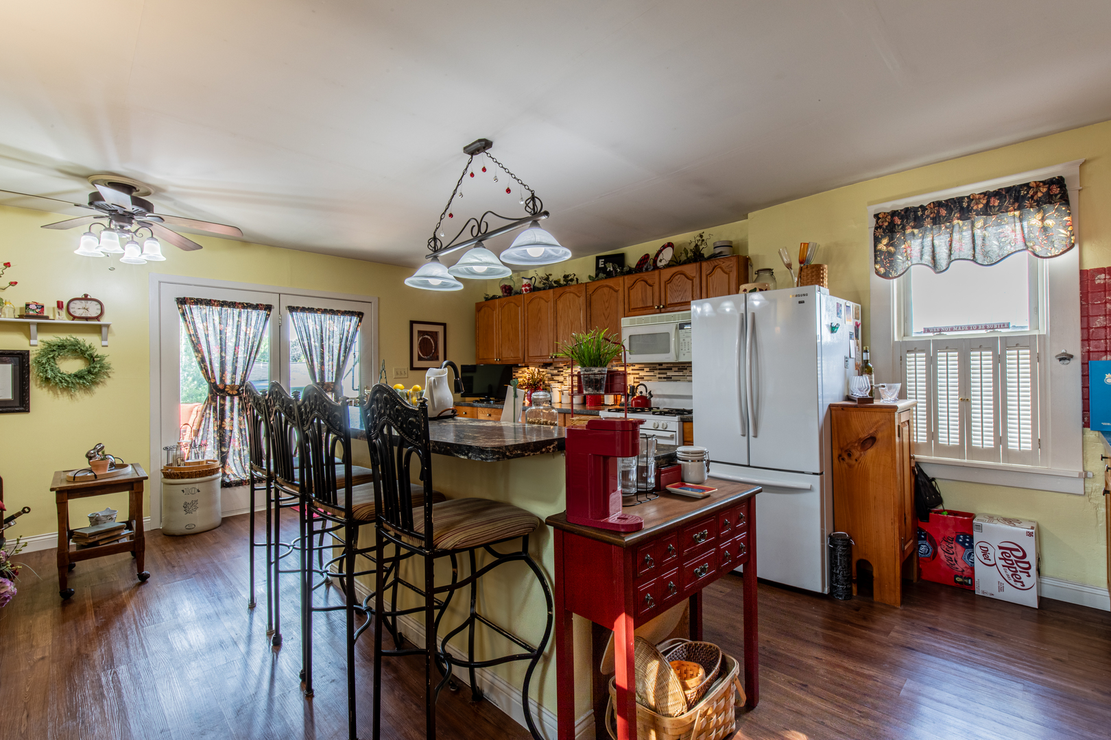 96 E Railroad Street Property Photo 12