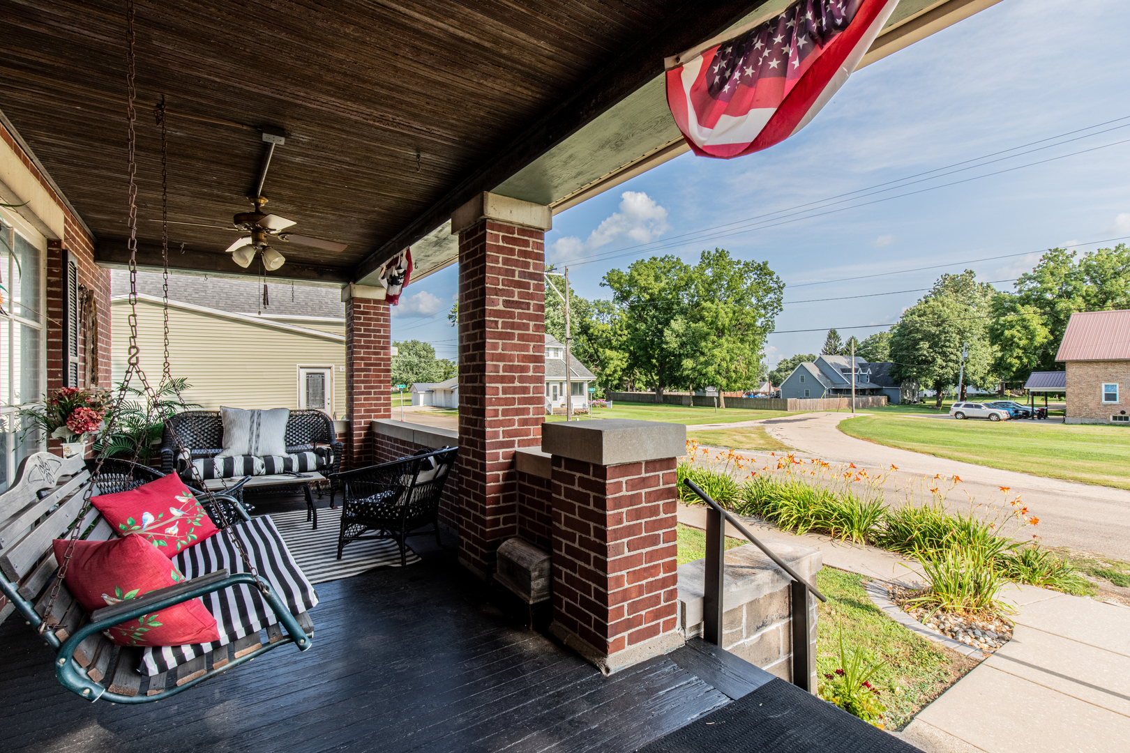 96 E Railroad Street Property Photo 24