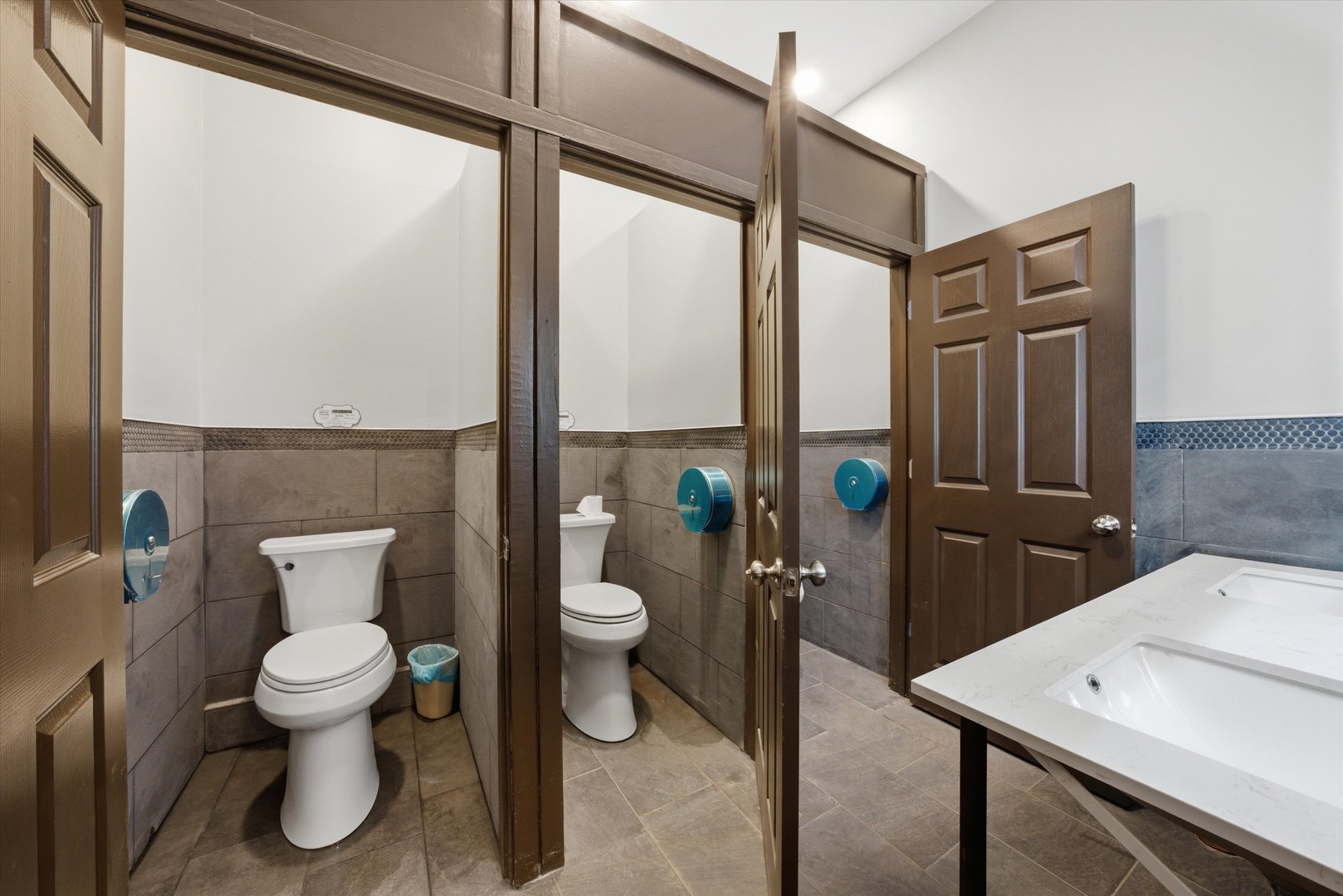 2548 W 59th Street Property Photo 11