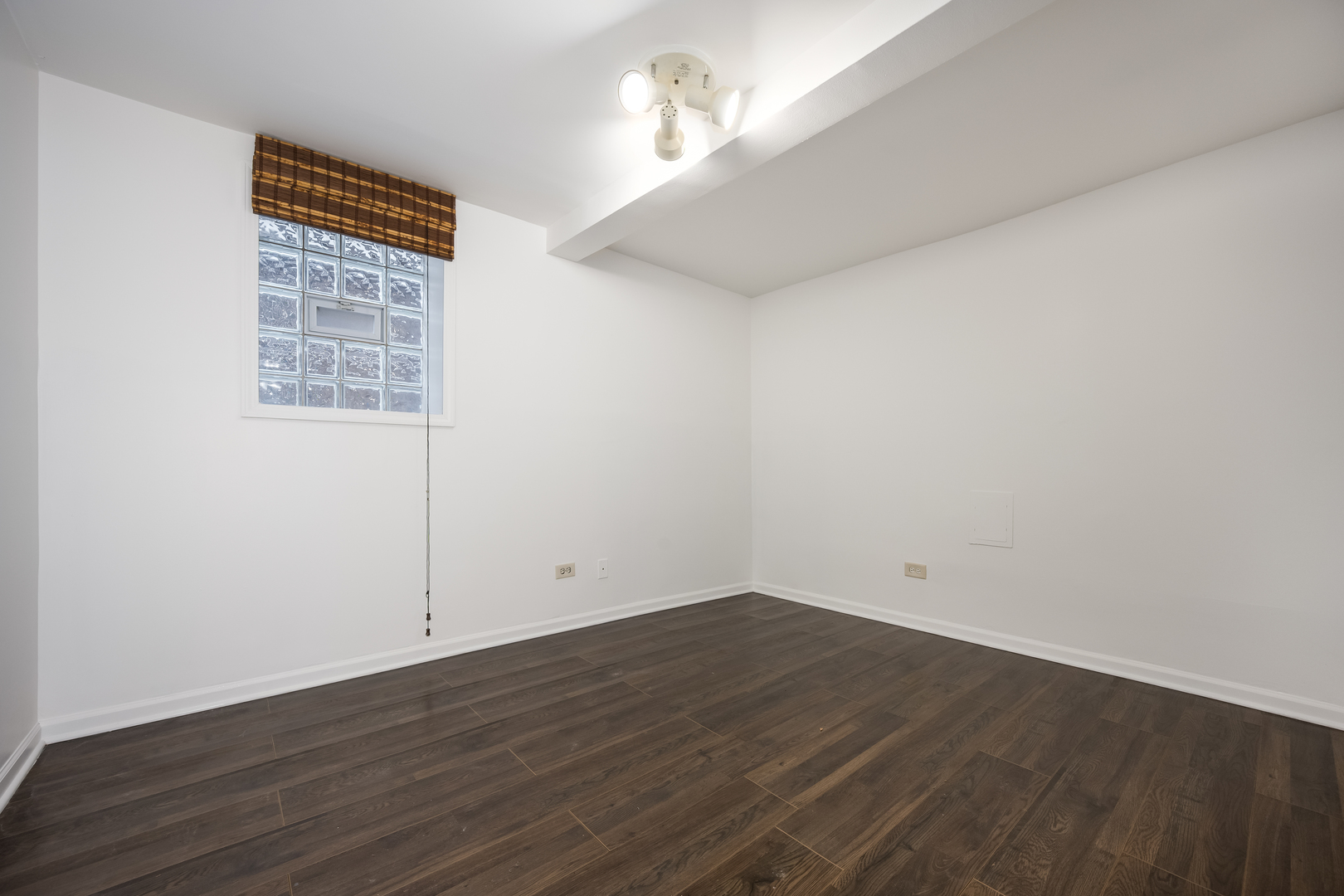 2516 W Lyndale Street Property Photo 19