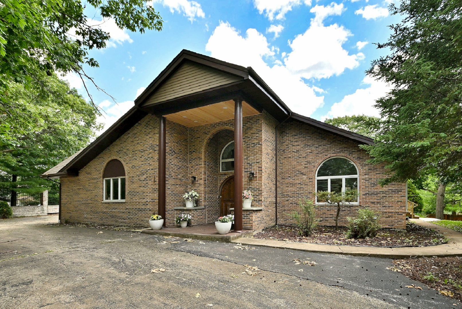 8951 W 99th Street Property Photo