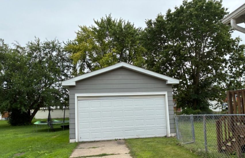 916 Ingersoll Place Property Photo 4