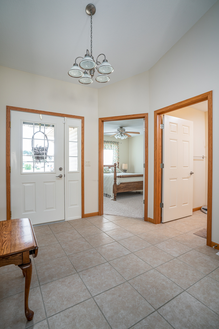 5406 Villa Court Property Photo 3