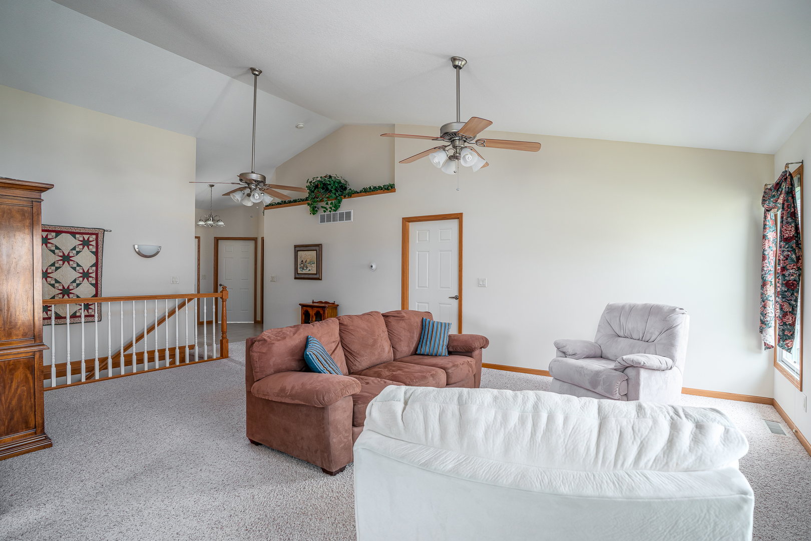 5406 Villa Court Property Photo 6