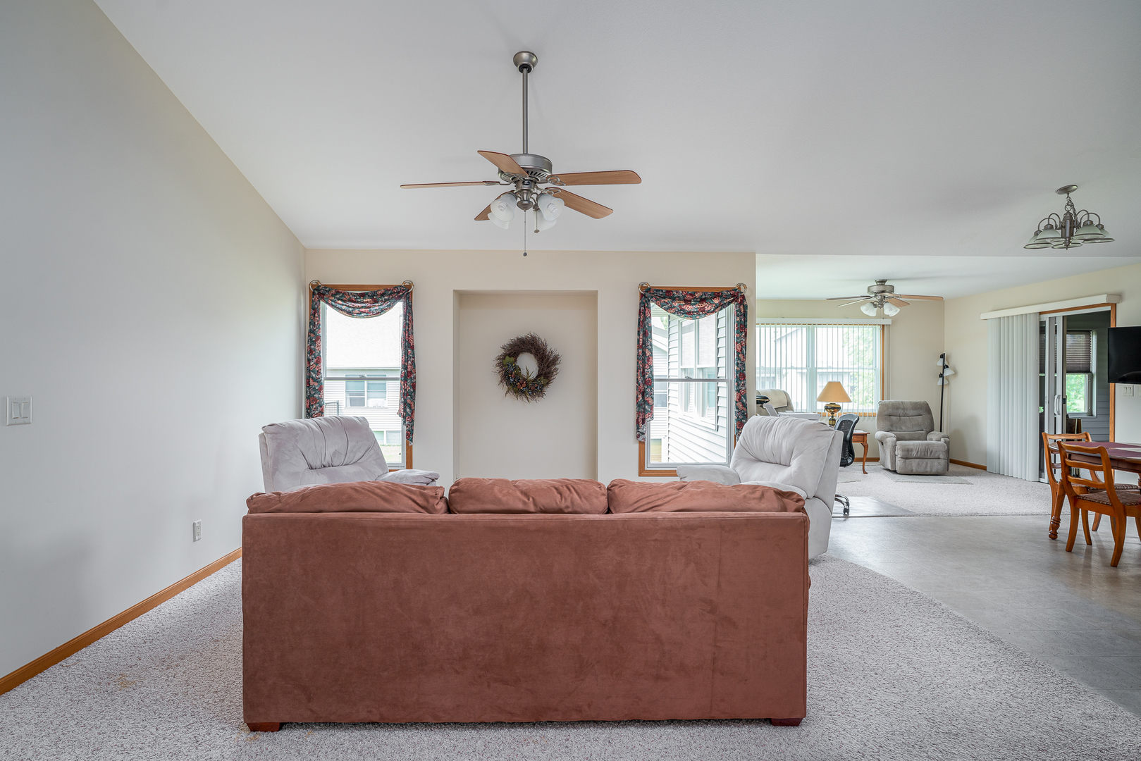 5406 Villa Court Property Photo 8