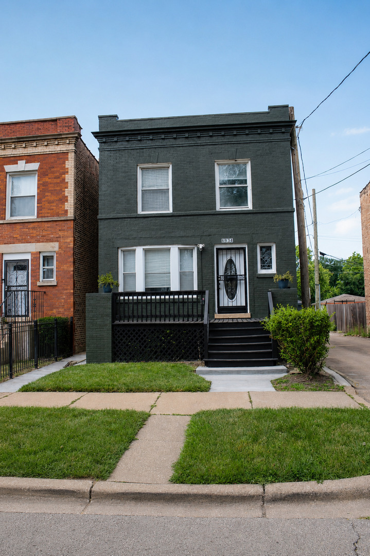 6934 S Eberhart Avenue Property Photo 1