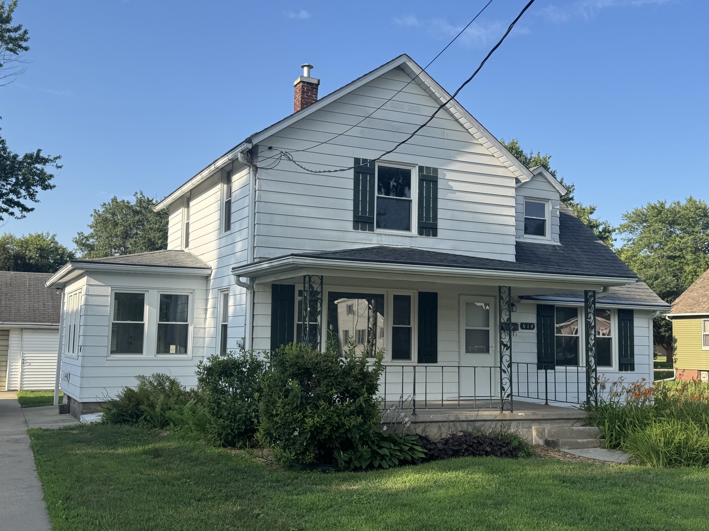 614 E Main Street Property Photo 1