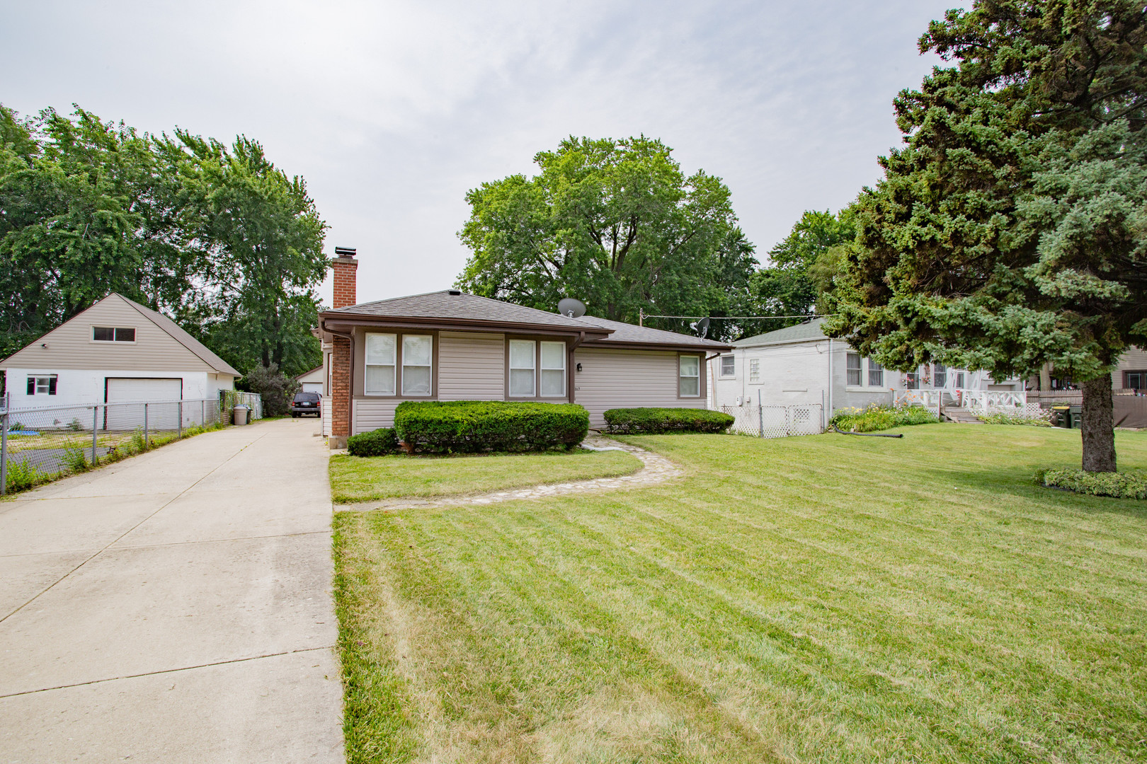 10113 Mclean Avenue Property Photo 2