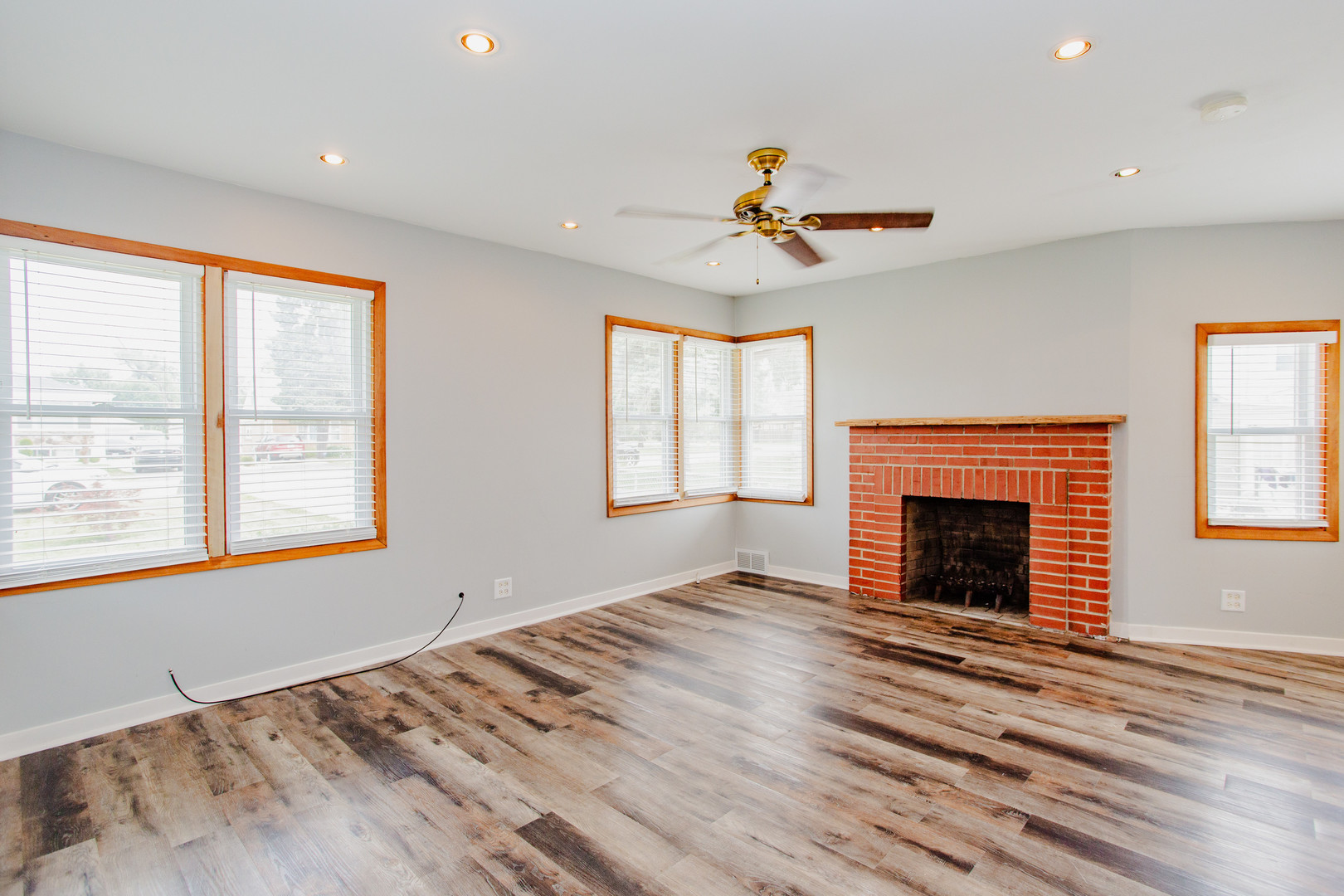 10113 Mclean Avenue Property Photo 3