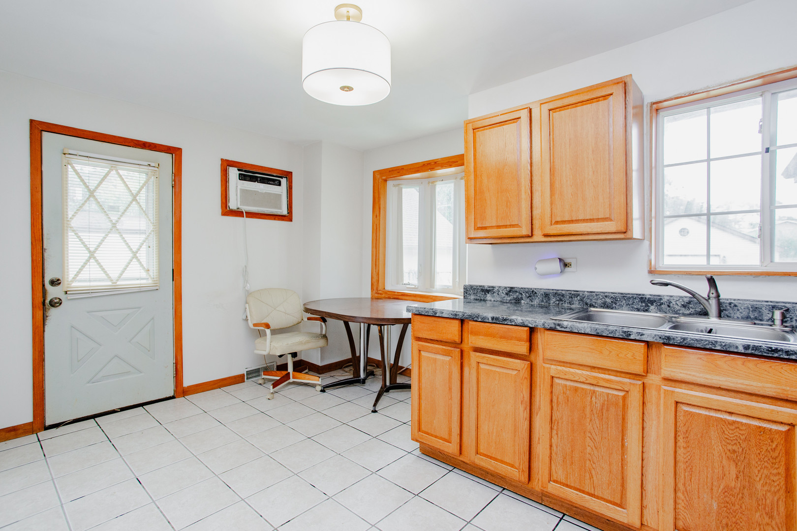 10113 Mclean Avenue Property Photo 9