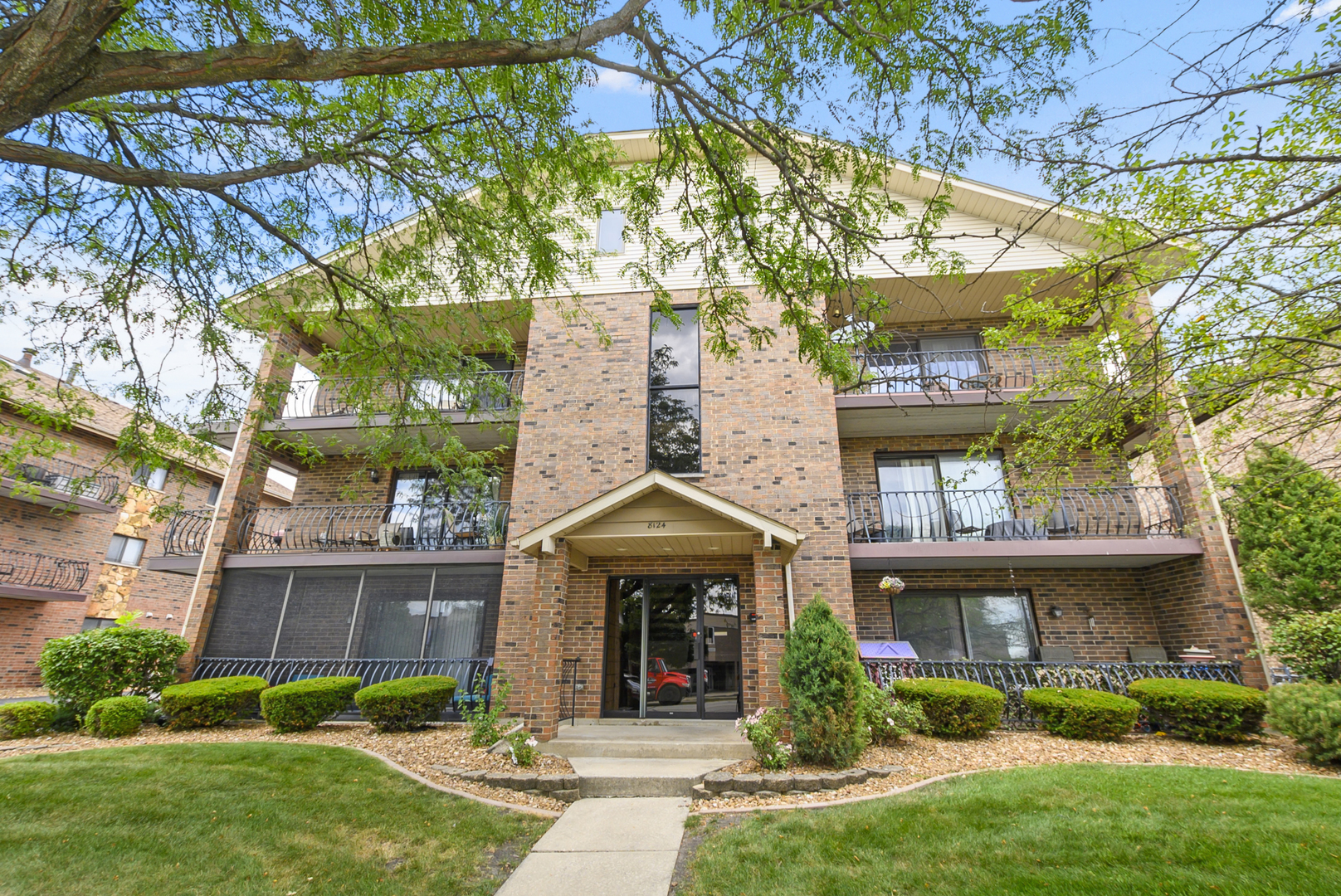 8124 169th Street 2e Property Photo 1