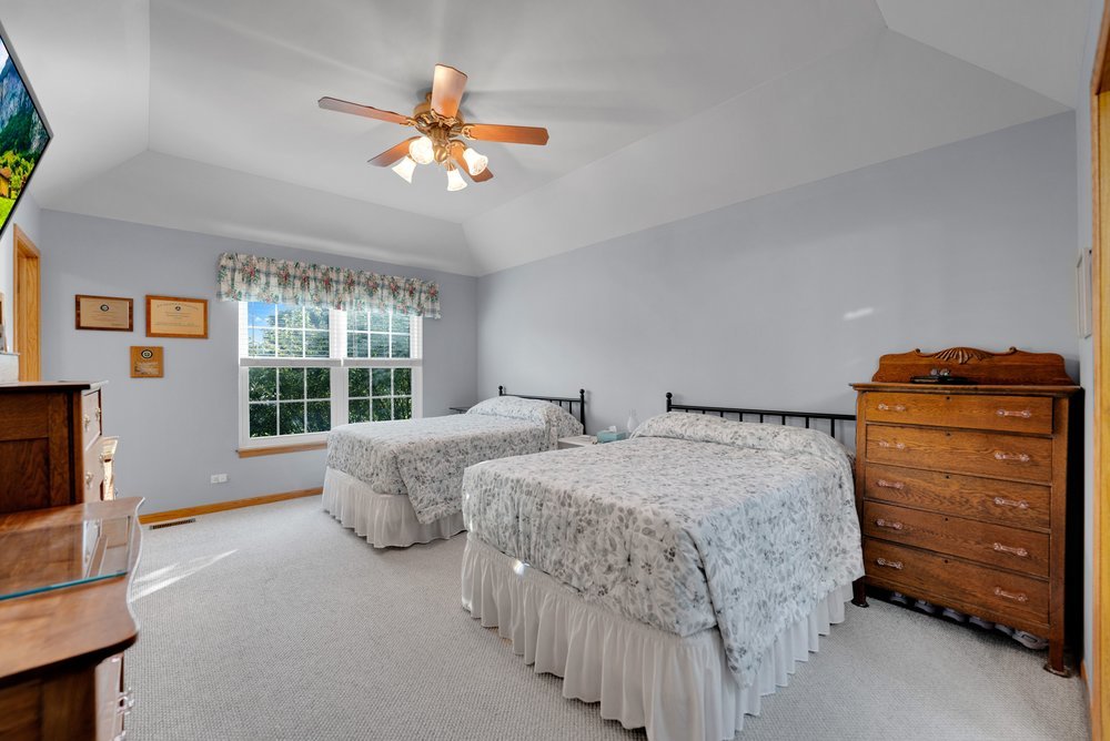 2304 Tremont Avenue Property Photo 13
