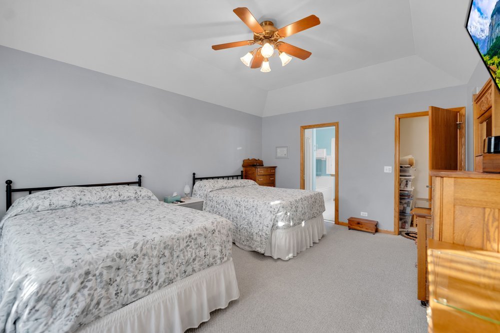 2304 Tremont Avenue Property Photo 14