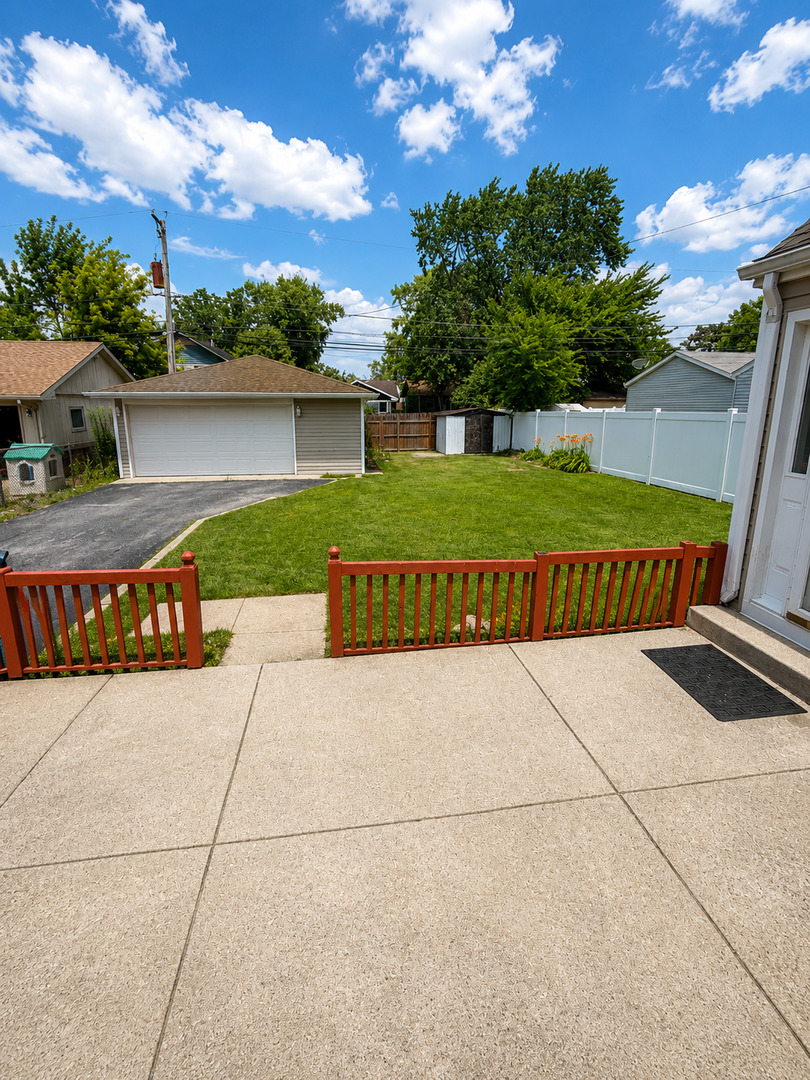 7304 W 113th Place Property Photo 18