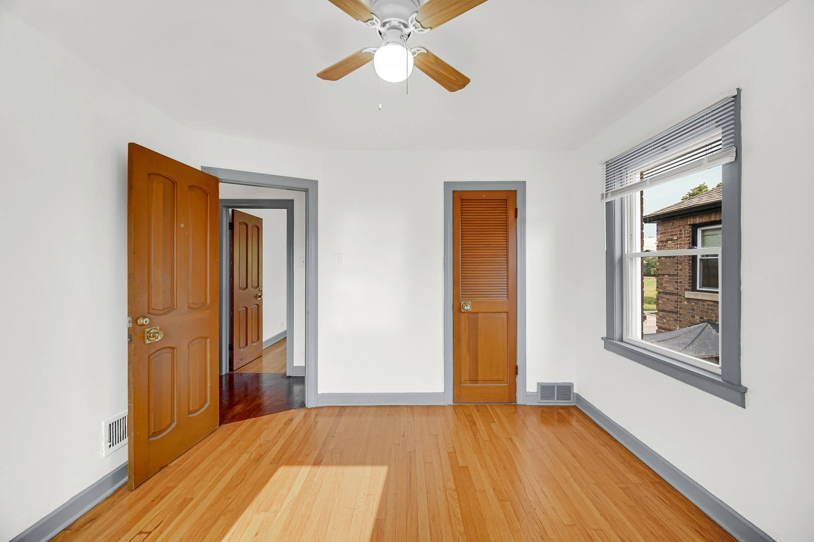 1819 N Mcvicker Avenue Property Photo 11