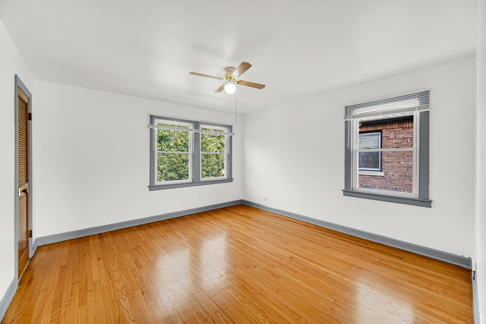 1819 N Mcvicker Avenue Property Photo 13