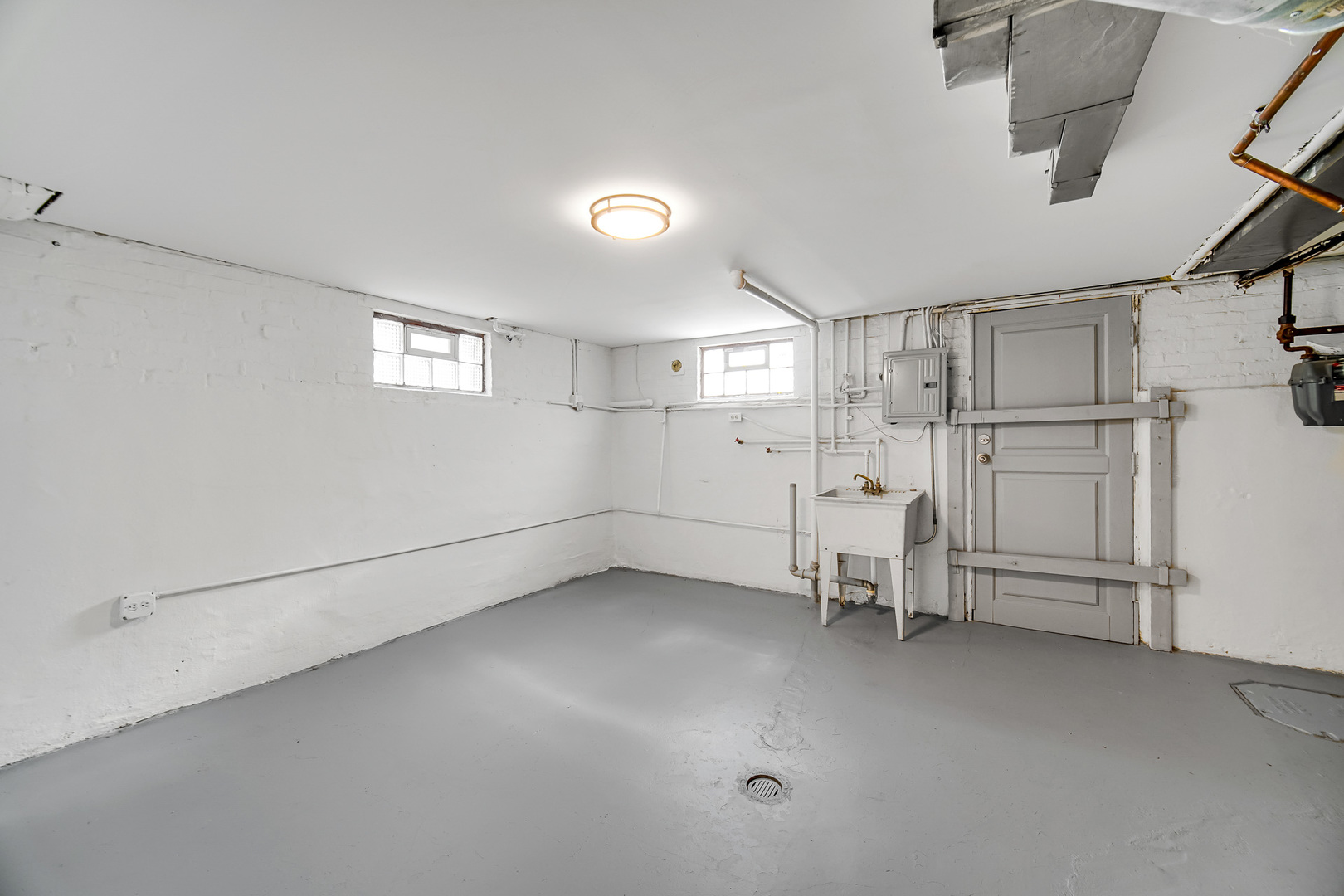 1819 N Mcvicker Avenue Property Photo 18
