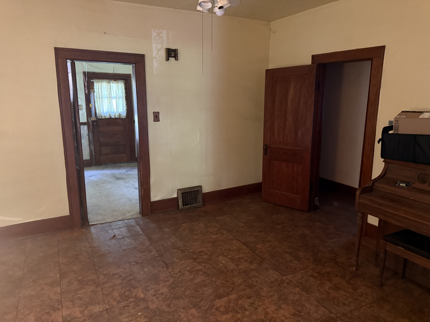 12711728 Property Photo 6