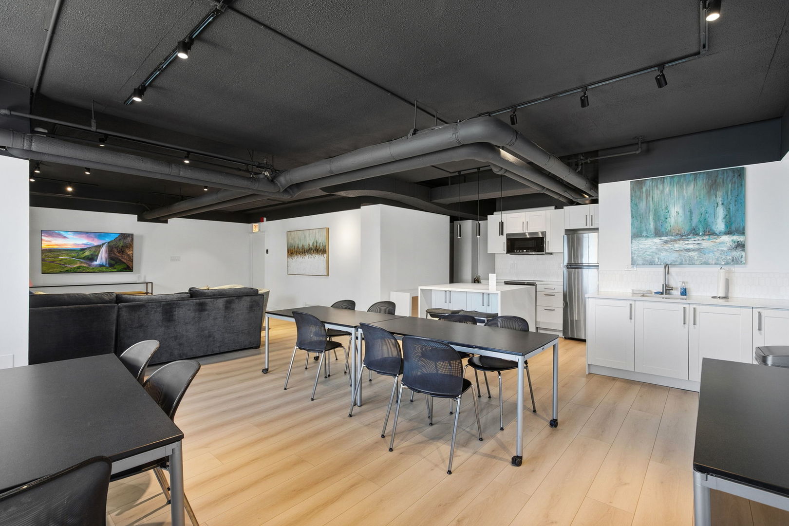 3100 N Lake Shore Drive 601 Property Photo 15