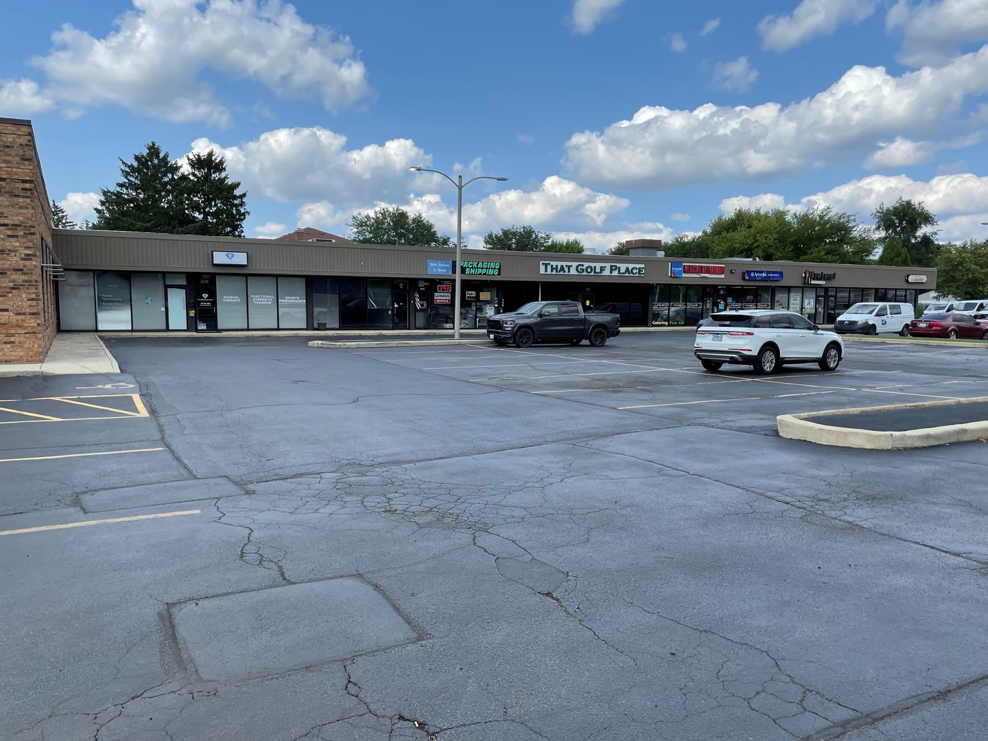 210 E Chicago Avenue Property Photo 6