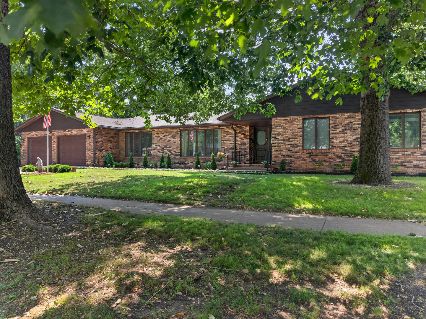 1337 Ottawa Avenue Property Photo 1