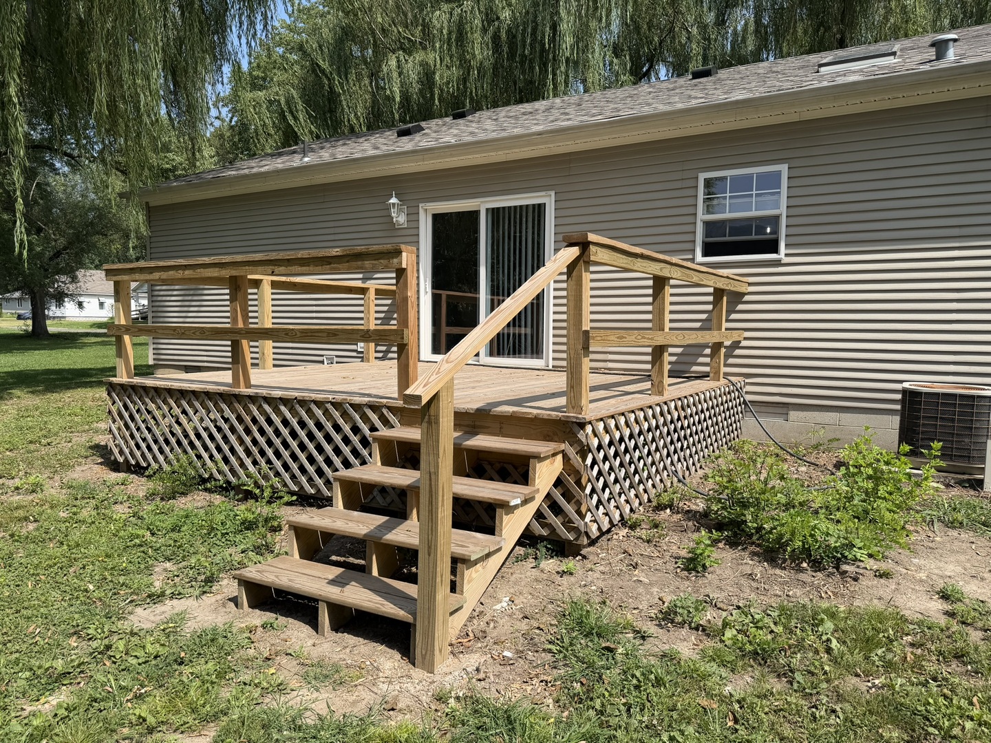 527 W 6th Street Property Photo 3