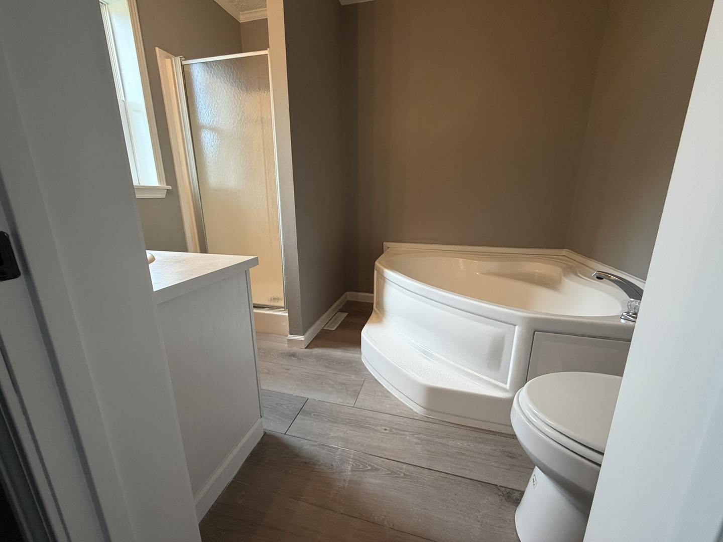 527 W 6th Street Property Photo 12