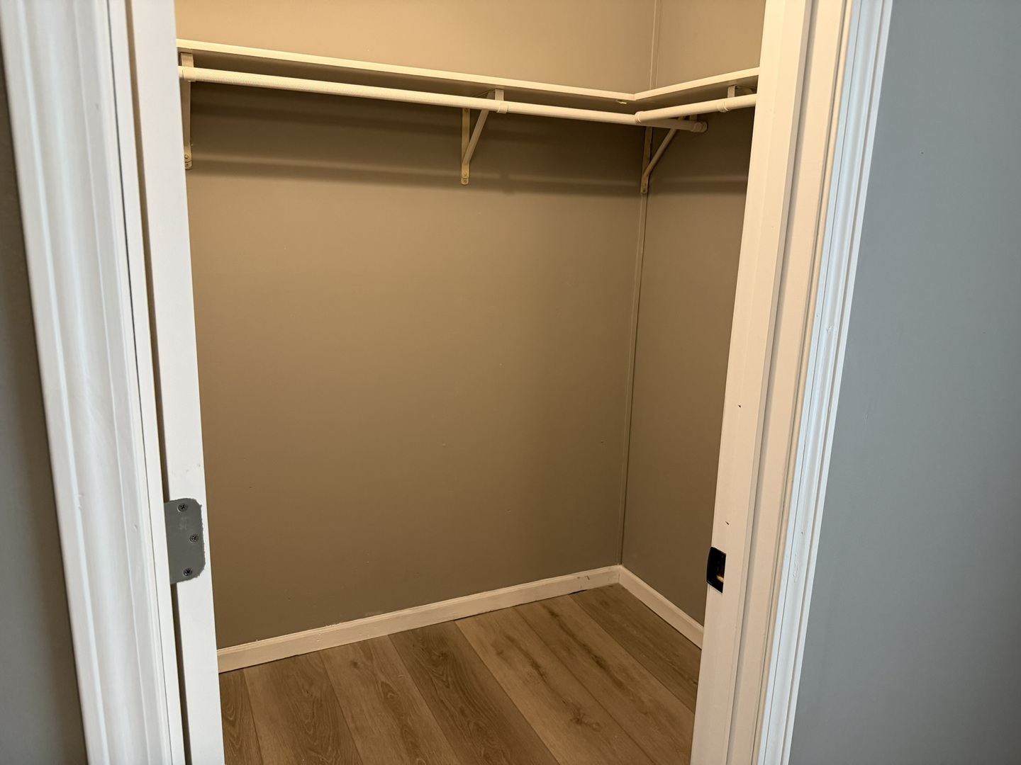 527 W 6th Street Property Photo 14