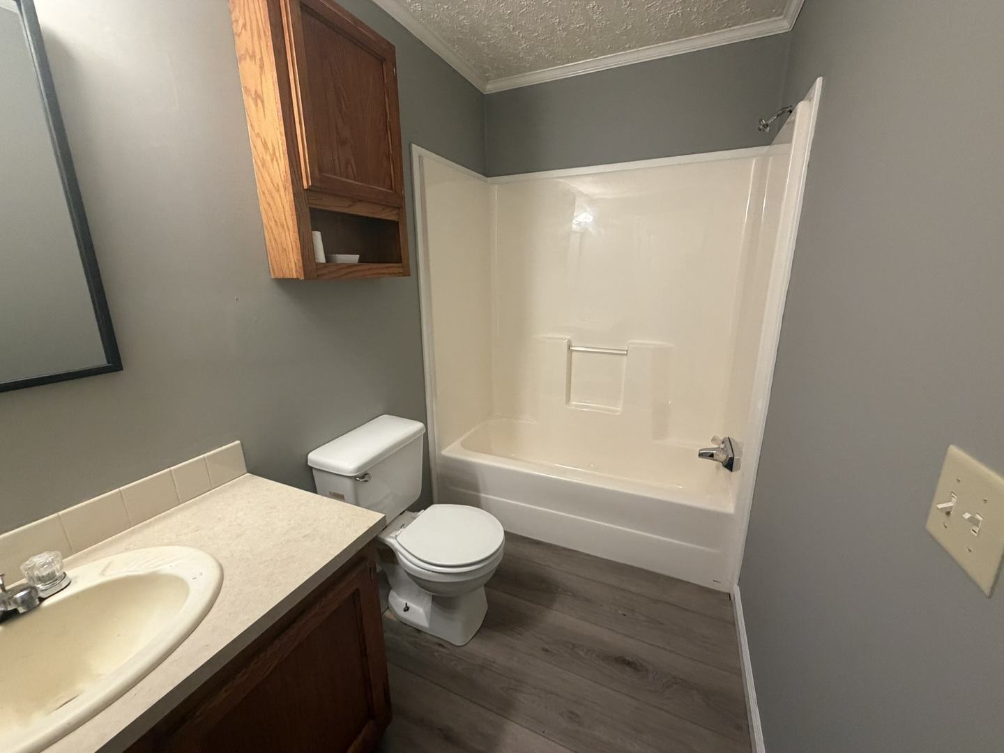 527 W 6th Street Property Photo 16
