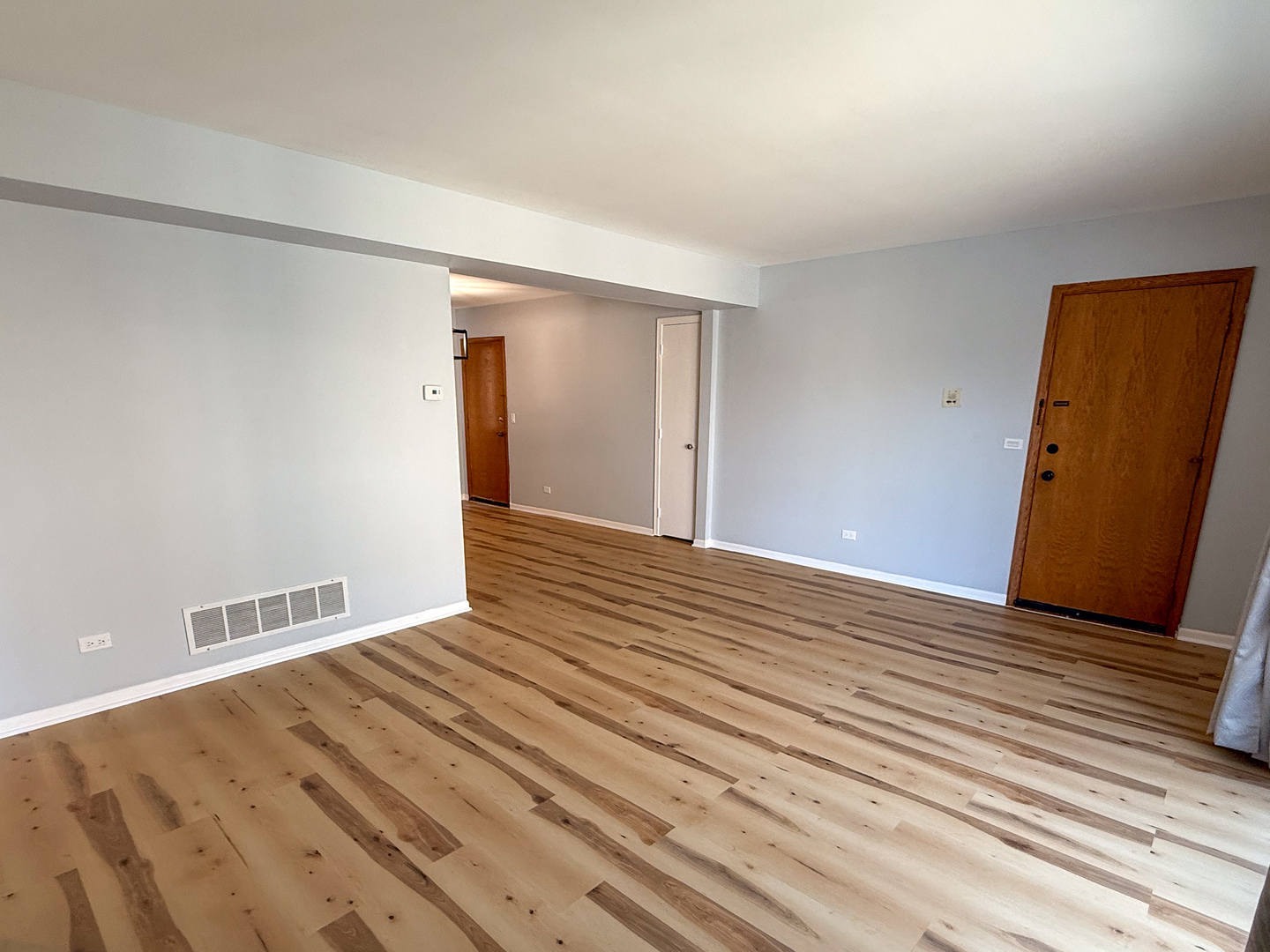 8504 W Catherine Avenue 2n Property Photo 3