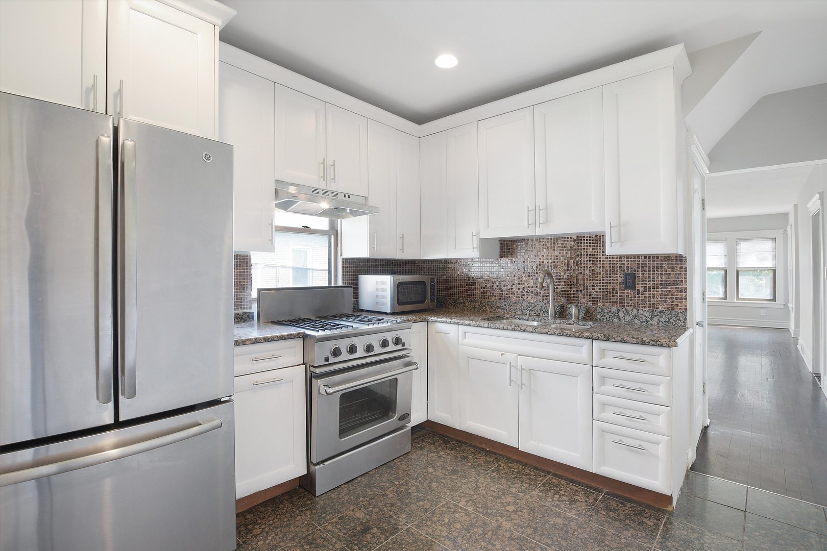 946 N Homan Avenue Property Photo 3