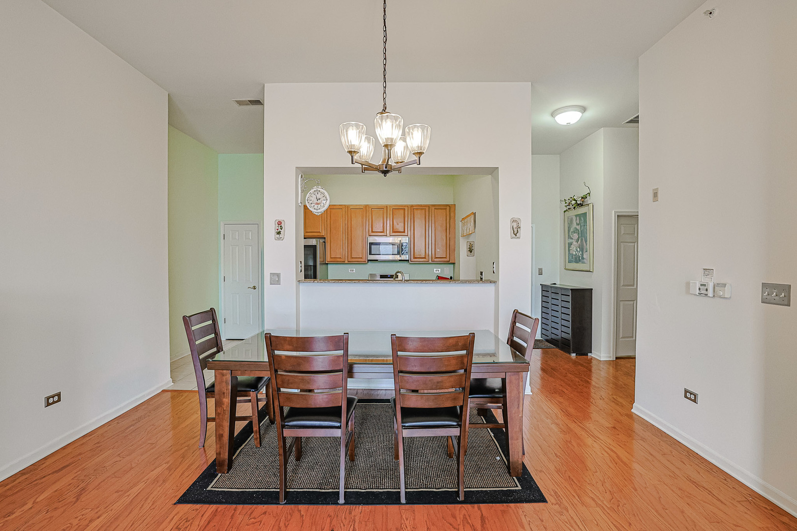 1739 Tudor Lane 308 Property Photo 5