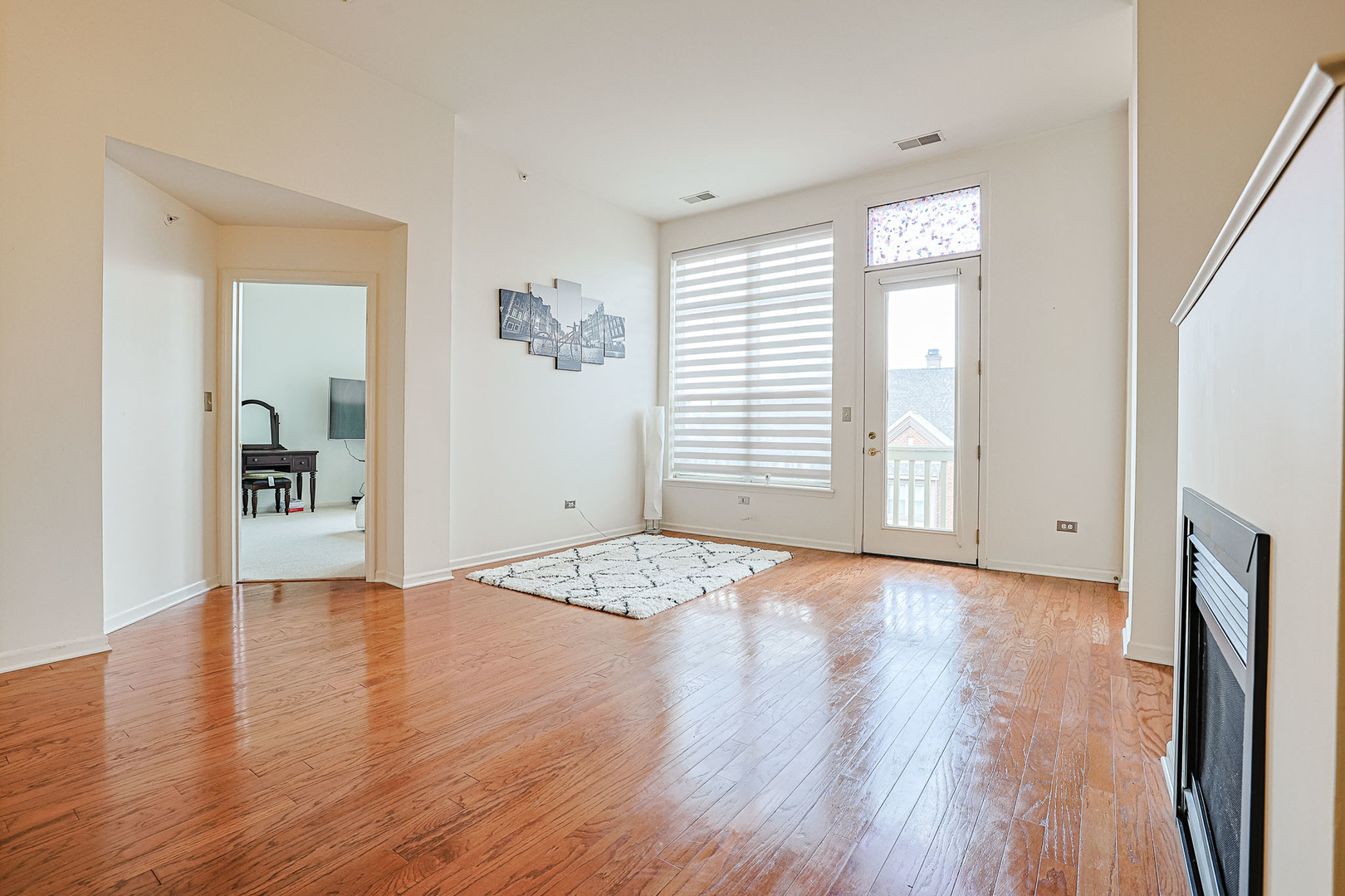 1739 Tudor Lane 308 Property Photo 6