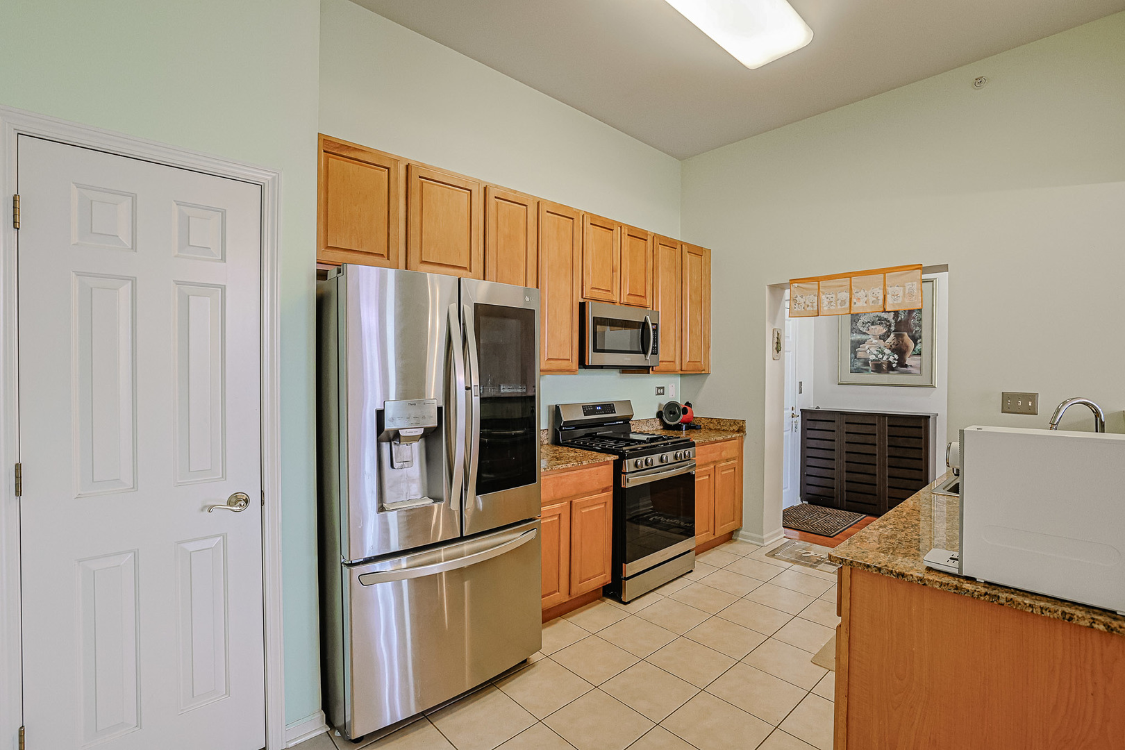1739 Tudor Lane 308 Property Photo 7